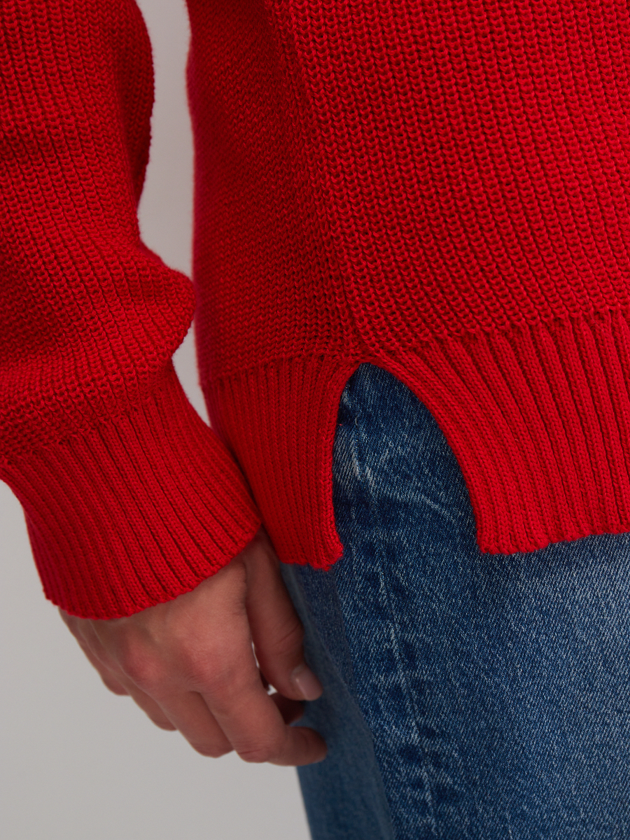 Свободный свитер с круглым вырезом