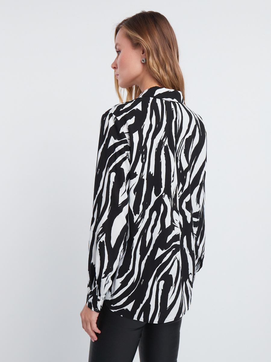 Нежная блуза  с принтом зебра